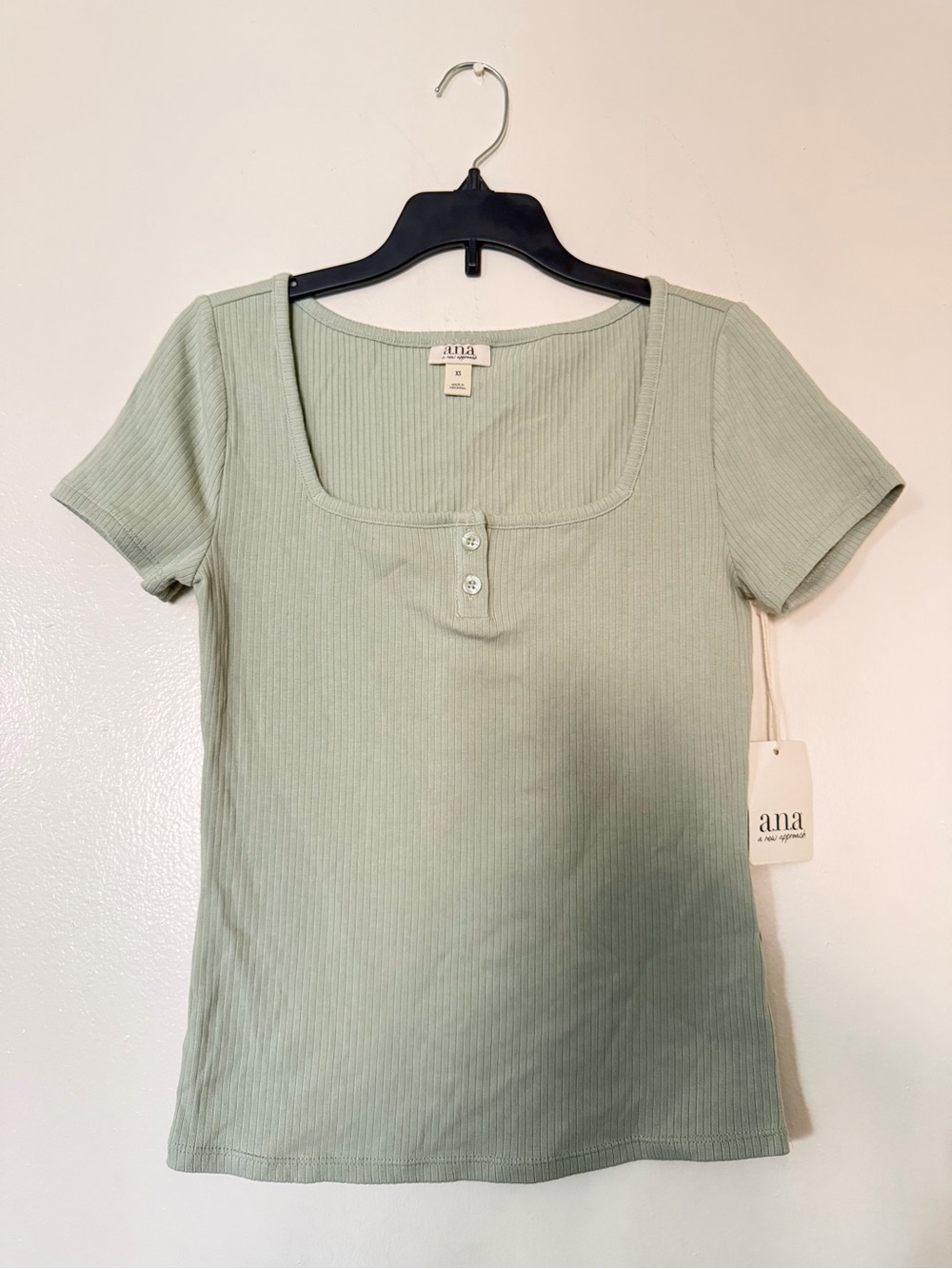 *BRAND NEW* a.n.a SageGreen Ribbed Scoop Neck ShortSleeve Button Small Tee Shirt